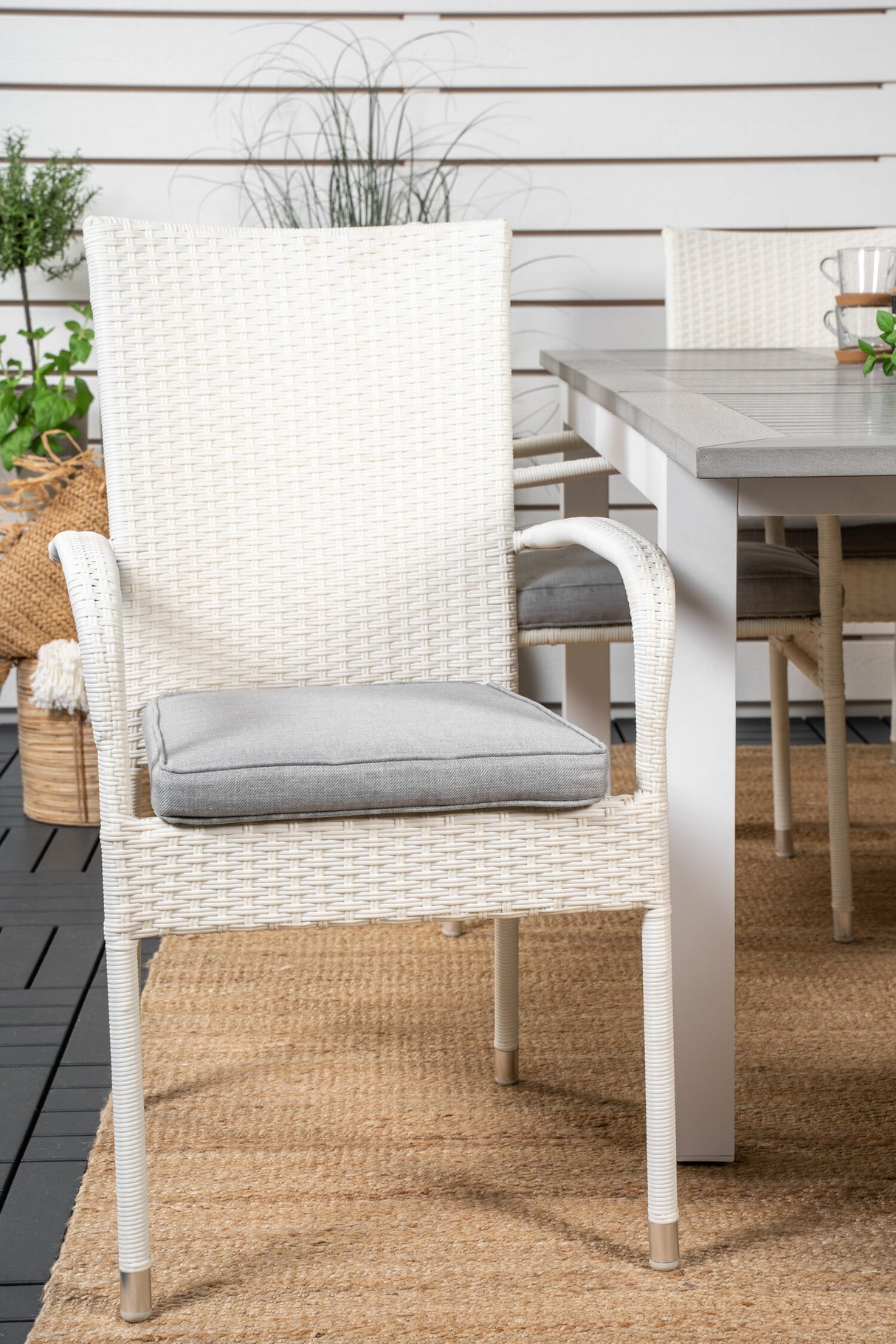 Stalo ir kėdžių komplektas 417485