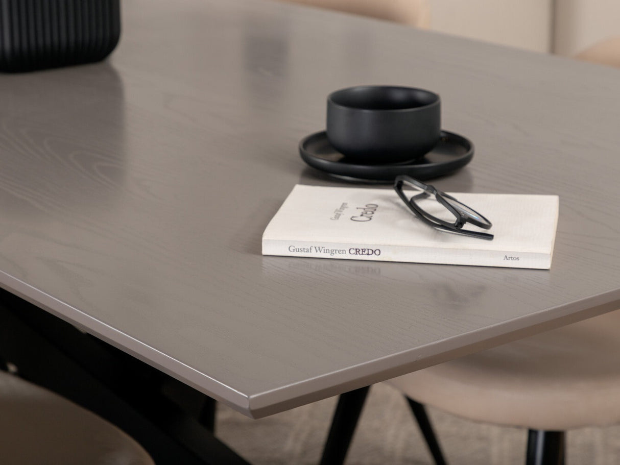 Valgomojo komplektas 441575