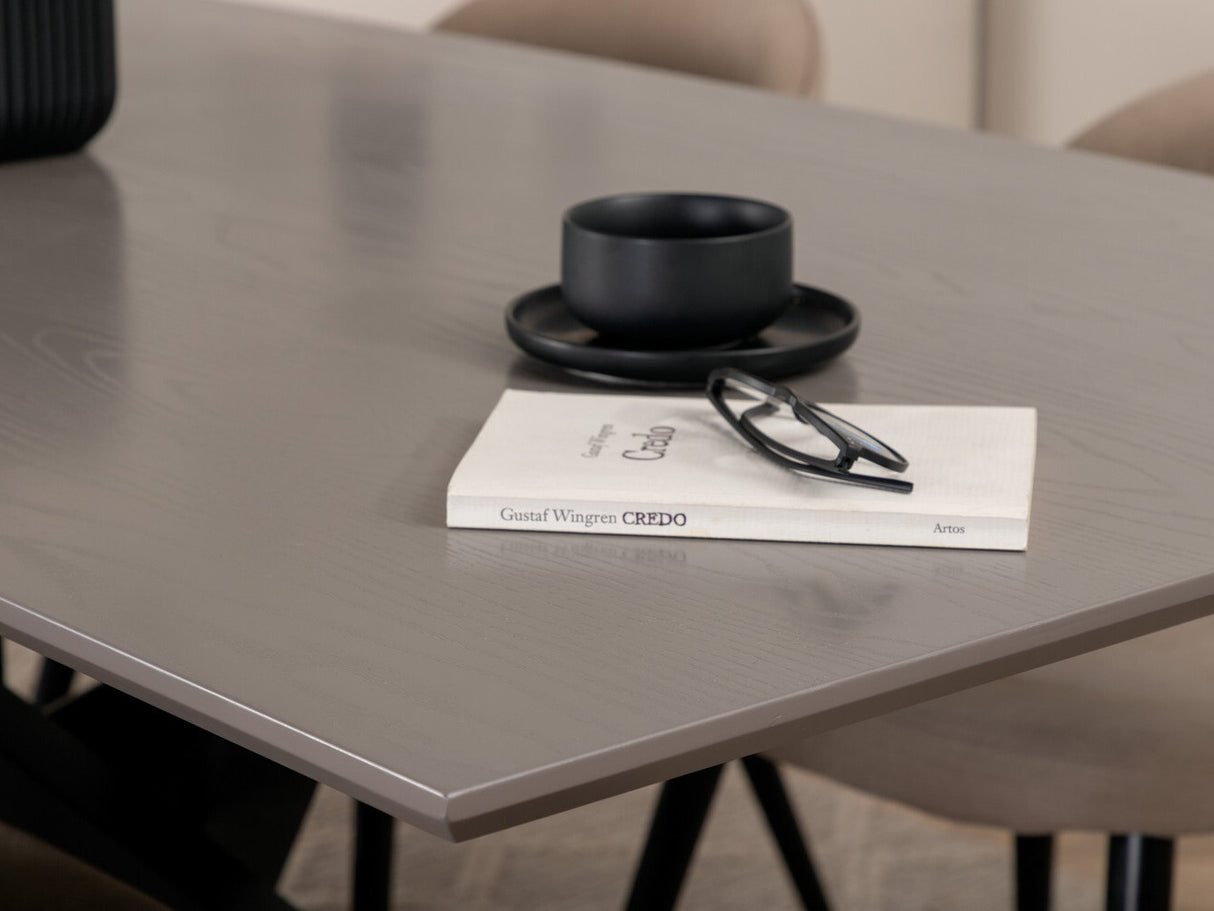 Valgomojo komplektas 441575