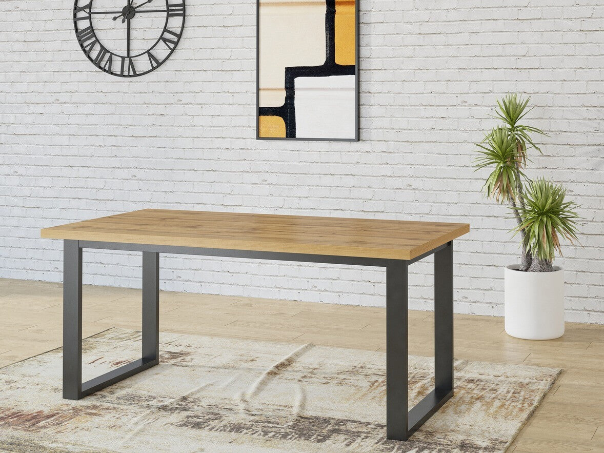 Stalas 444399 3736975