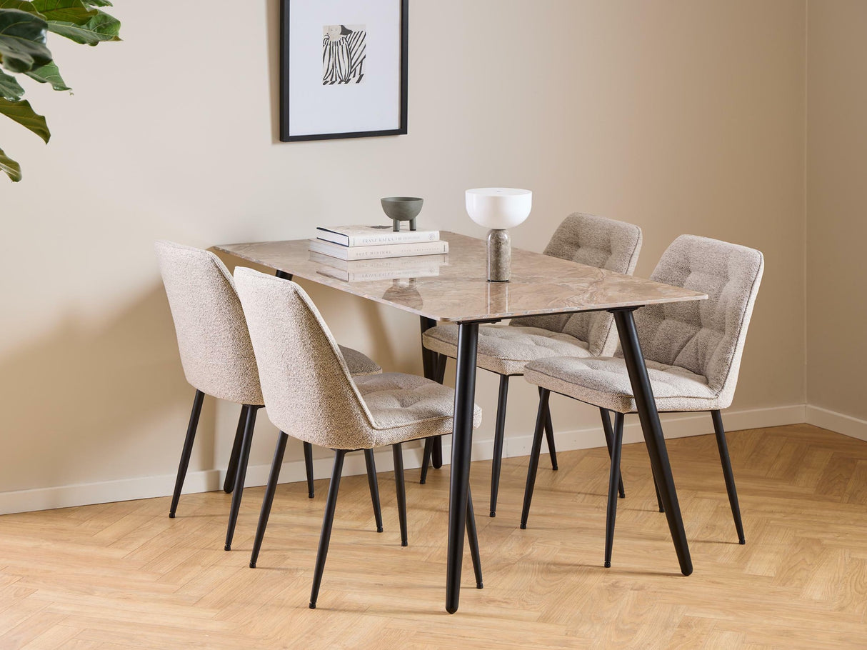 Stalas 449352 4388333