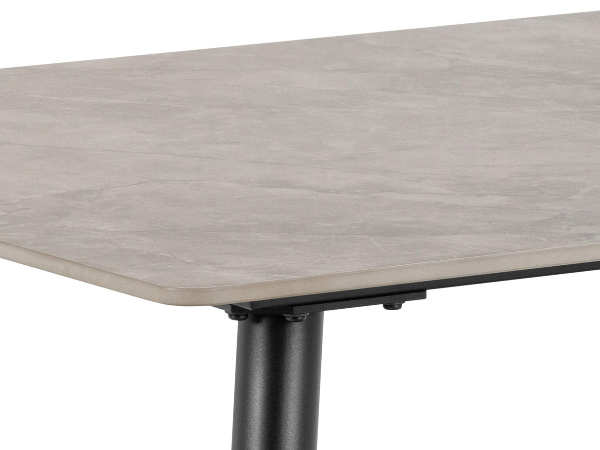 Stalas 449352 4400479