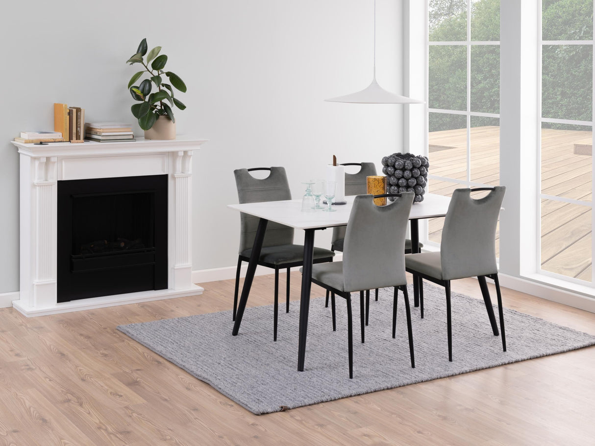 Stalas 449352 4400557