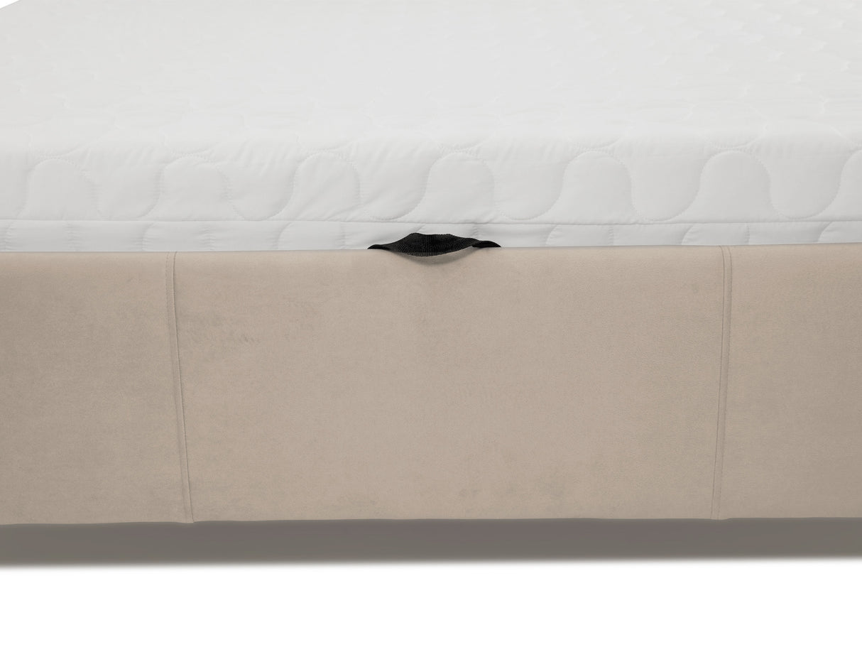 Lova 473240 4859035