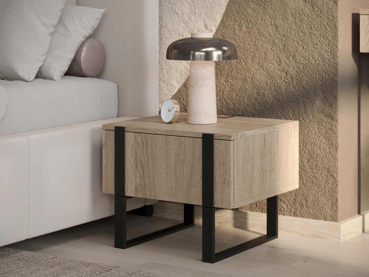 Naktinių staliukų komplektas 600709