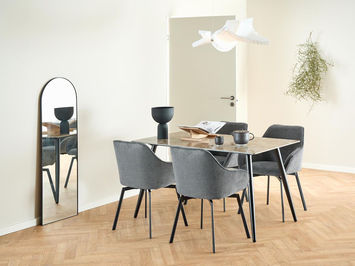 Stalas 449352 4400442