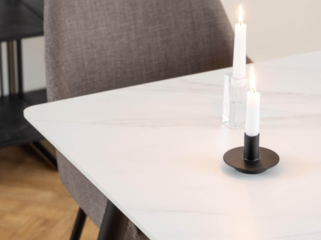 Stalas 449352 4400556